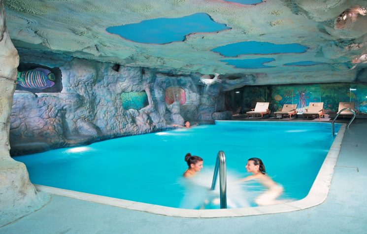 Almira Hotel Thermal Spa & Convention Center Family Room Termal Yüzme Havuzu