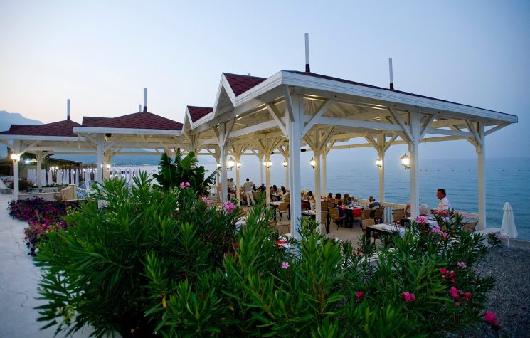 Crystal-Flora-Beach-Resort-A La Carte Restoran 1
