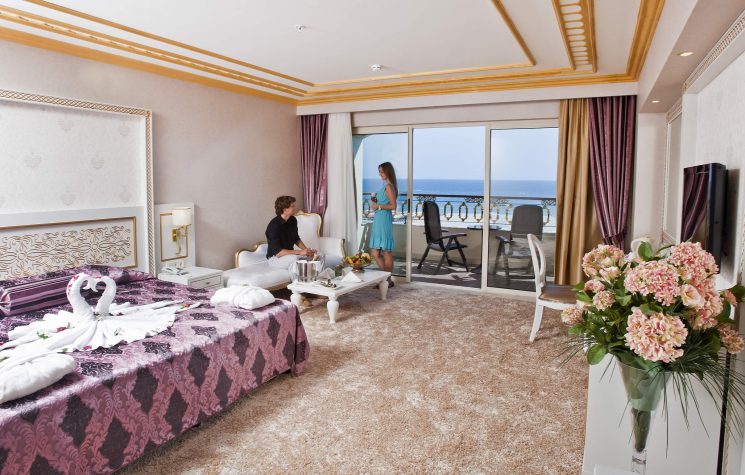 Crystal Palace Luxury Resort & Spa Honeymoon Suit