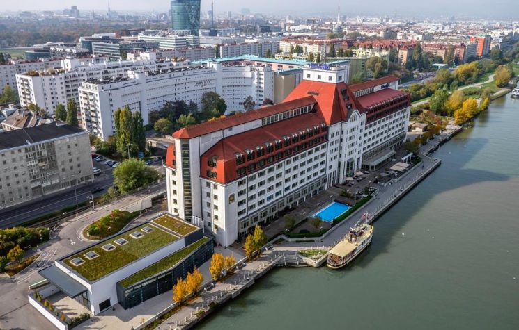 Hilton Vienna Danube Waterfront 1