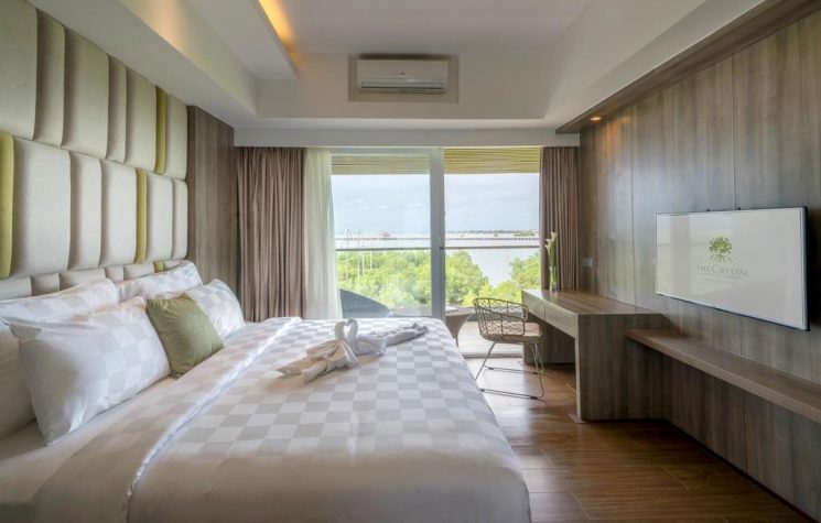 The Crystal Luxury Bay Resort 9