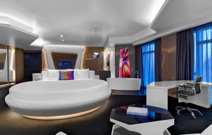 V Hotel Dubai, Curio Collection by Hilton 1